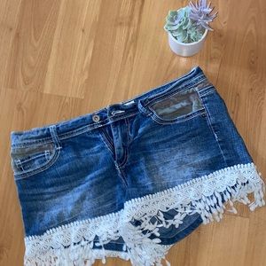 Size 11 Levi Shorts